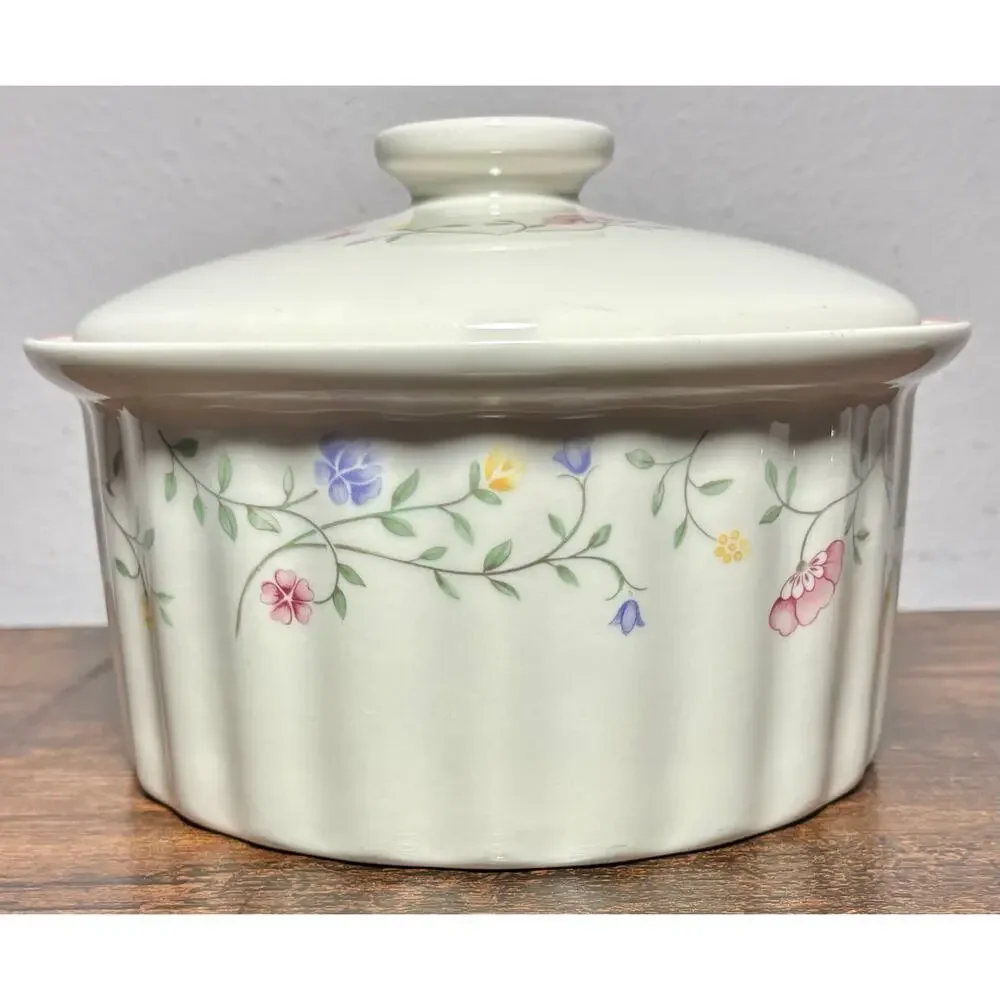 Vintage Johnson Brothers SUMMER CHINTZ La Carte 2.25 Qt Covered Casserole Dish